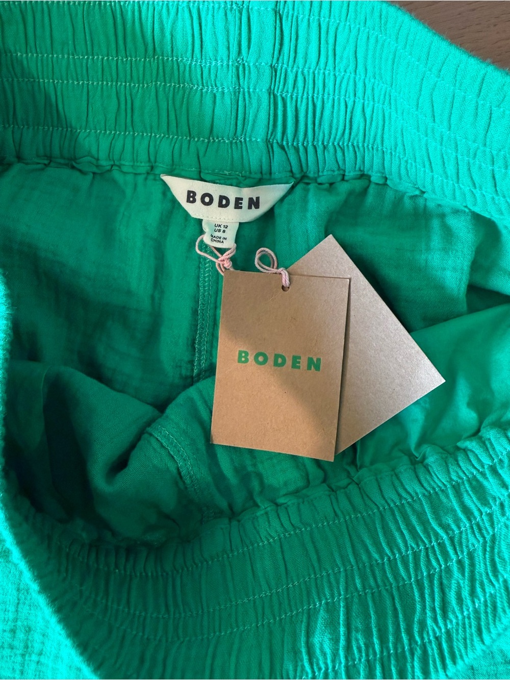 Boden Women's Elastic Waist Green Shorts - Picture 5 of 5